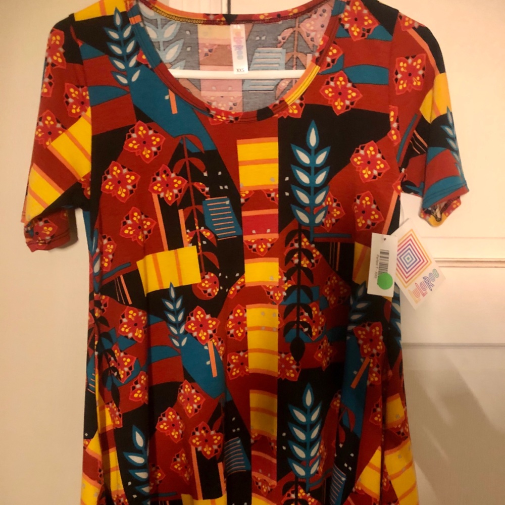 NWT LuLaRoe Perfect T (XXS) Runs big